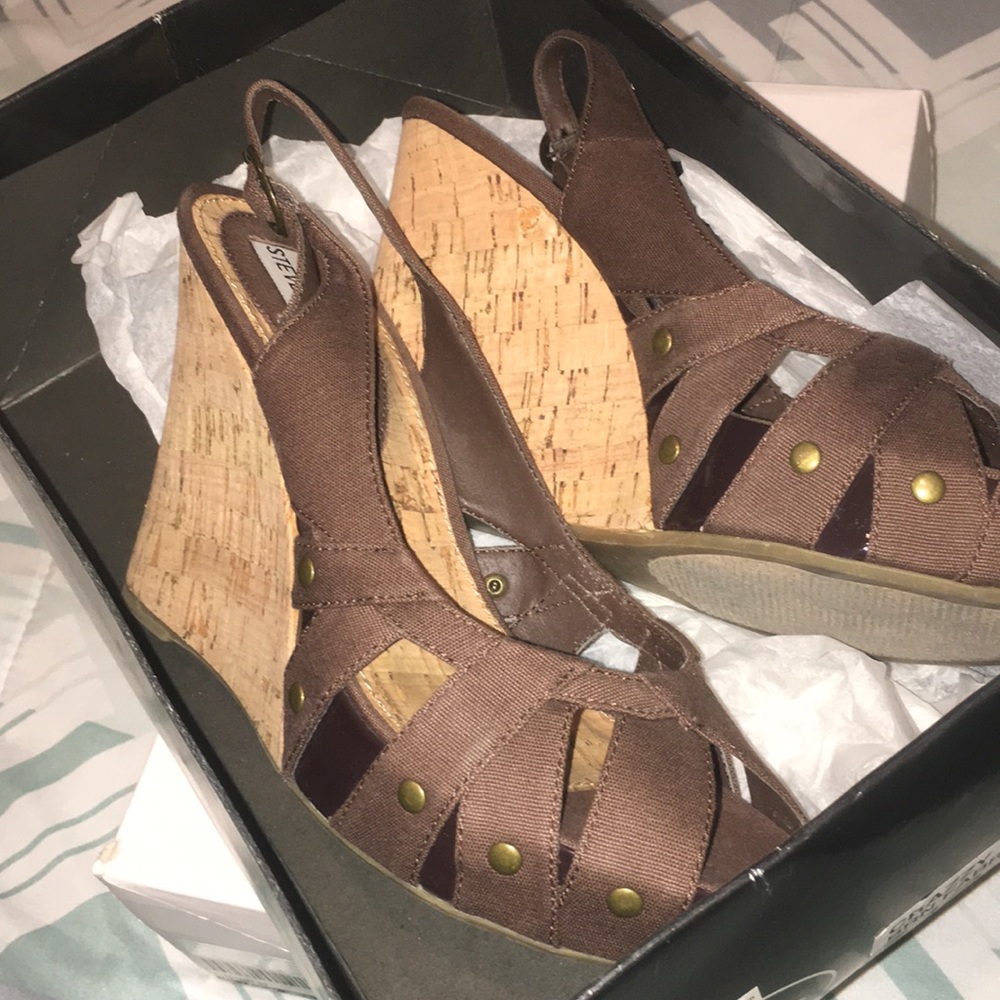 Brown Steve Madden wedges